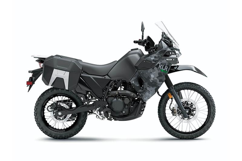 Xe sở hữu thiết kế ho&agrave;nh tr&aacute;ng, chuy&ecirc;n d&ugrave;ng để off-road