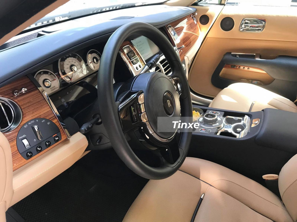 Rolls-Royce Wraith c&oacute; thời gian tăng tốc 0-100 km/h chỉ 4,6 gi&acirc;y