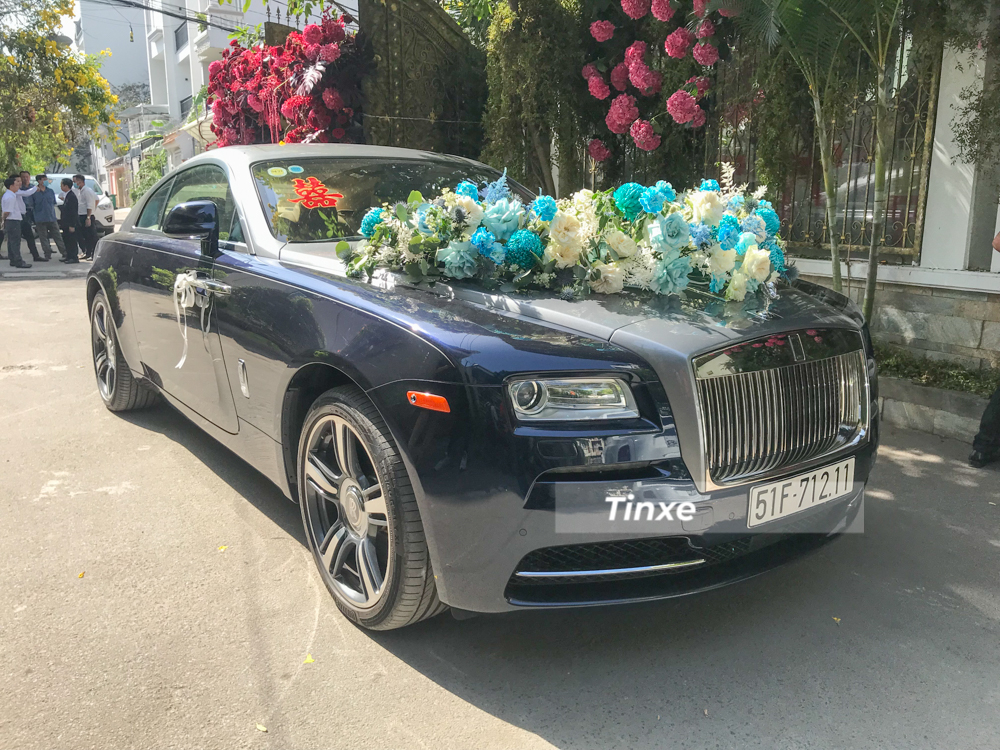 Cận cảnh Rolls-Royce Wraith được Phan Th&agrave;nh l&aacute;i đi rước d&acirc;u