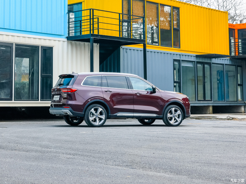 Ford Equator 2021 lớn hơn Everest v&agrave; nhỏ hơn Explorer