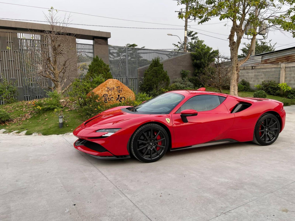 Đ&acirc;y l&agrave; 1 trong số &iacute;t si&ecirc;u xe Ferrari SF90 Stradale được b&agrave;n giao cho kh&aacute;ch h&agrave;ng Đ&ocirc;ng Nam &Aacute;