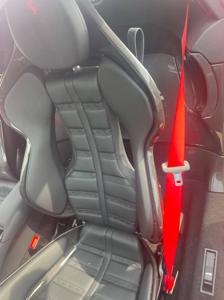 Ghế ngồi của si&ecirc;u xe Ferrari SF90 Stradale đầu ti&ecirc;n về nước