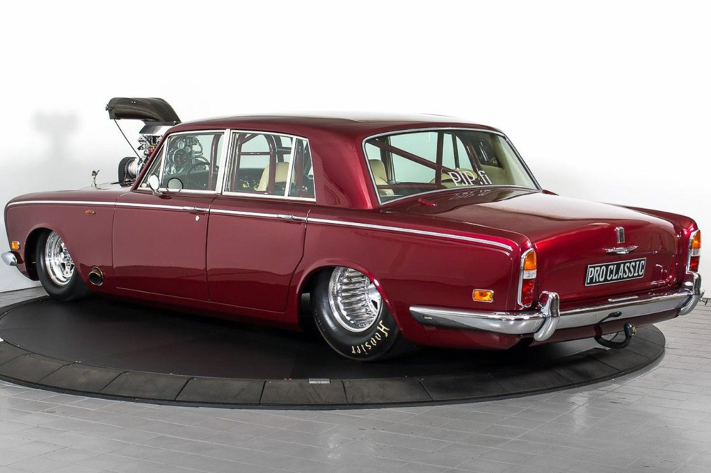 Phía sau của chiếc Rolls-Royce Silver Shadow 1974 độ