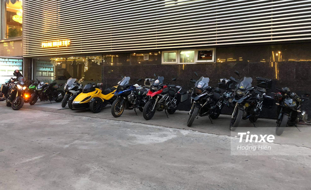 Dàn xe phân khối lớn của các thành viên câu lạc bộ mô tô Cần Thơ.