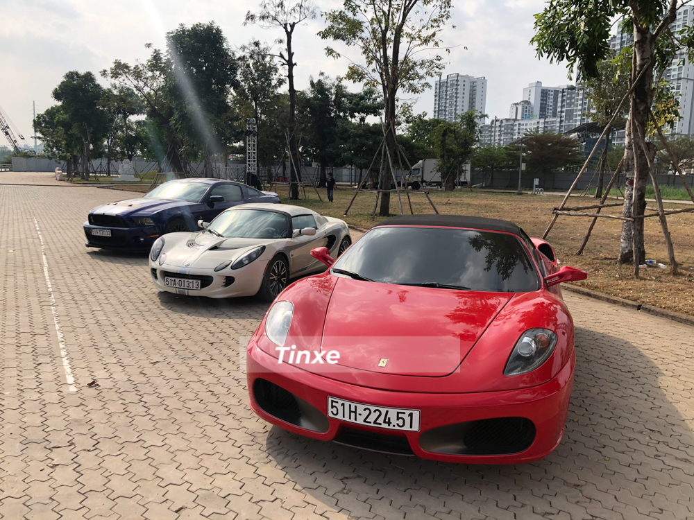 Đ&acirc;y chỉ l&agrave; một phần nhỏ bộ sưu tập si&ecirc;u xe h&agrave;ng trăm tỷ đồng của doanh nh&acirc;n S&agrave;i th&agrave;nh được trưng b&agrave;y