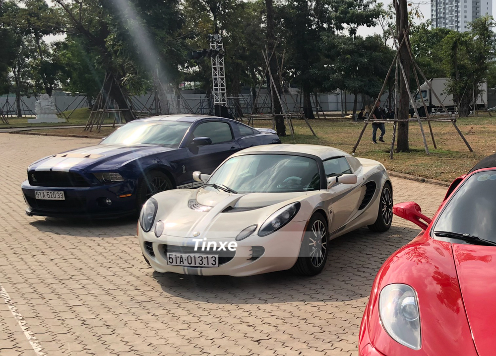 Cặp đ&ocirc;i h&agrave;ng độc Lotus Elise S2 v&agrave; Ford Mustang Shelby GT500 