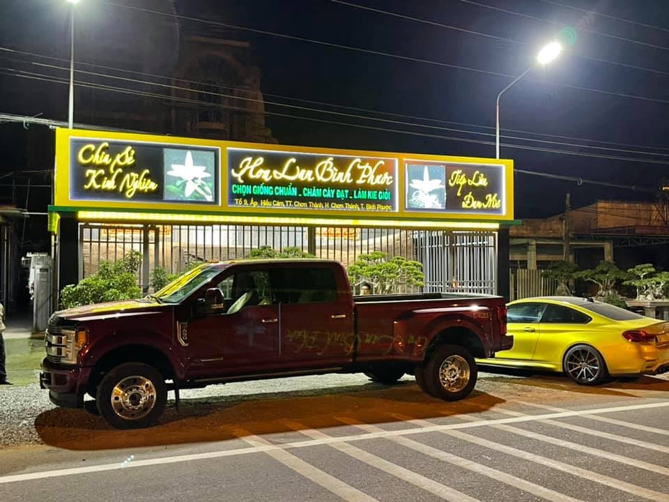 Ford F-450 Super Duty phi&ecirc;n bản Limited c&oacute; gi&aacute; b&aacute;n được cho hơn 6 tỷ đồng