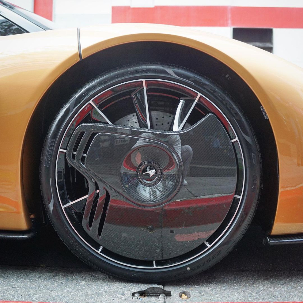 Bộ m&acirc;m c&ugrave;ng chẻ gi&oacute; rất độc đ&aacute;o của McLaren Speedtail