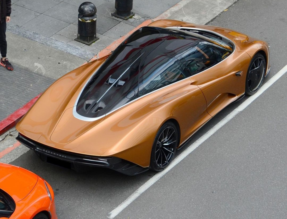 McLaren Speedtail nh&igrave;n tr&ecirc;n cao chẳng kh&aacute;c g&igrave; phi thuyền