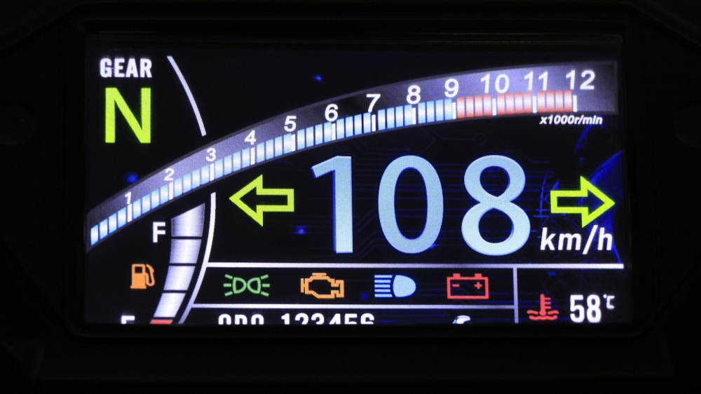 Bảng đồng hồ TFT trên Rato SVR 180