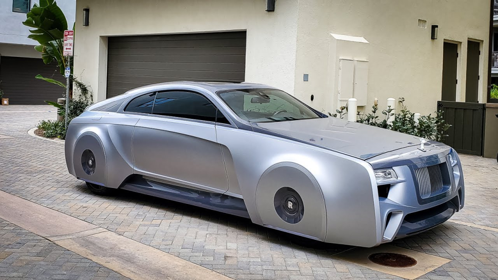 Chiếc xe này thực chất là Rolls-Royce Wraith độ Chiếc xe này thực chất là Rolls-Royce Wraith độ
