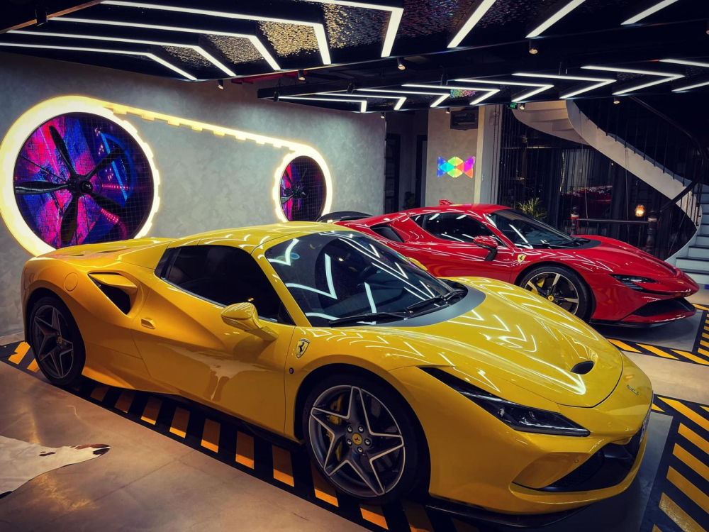 Đ&acirc;y c&oacute; thể l&agrave; đại gia Đ&ocirc;ng Nam &Aacute; đầu ti&ecirc;n sở hữu cặp si&ecirc;u Ferrari hot nhất trong năm 2021 n&agrave;y l&agrave; F8 Spider v&agrave; SF90 Stradale