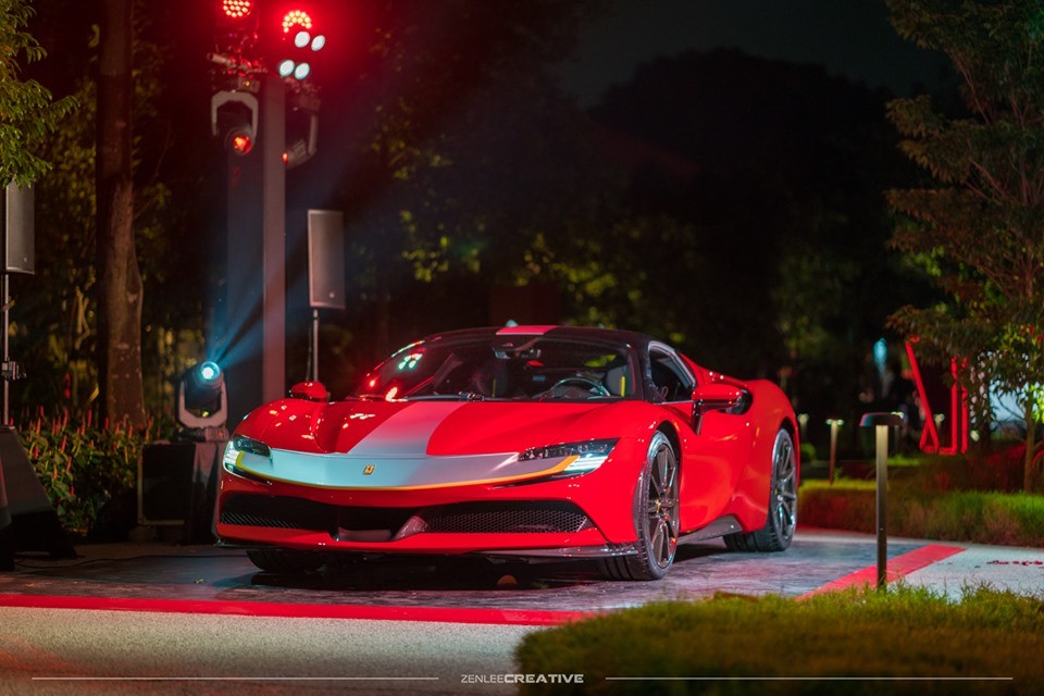 Giới nhà giàu Singapore là nơi ra mắt siêu phẩm hybrid Ferrari SF90 Stradale đầu tiên ở châu Á