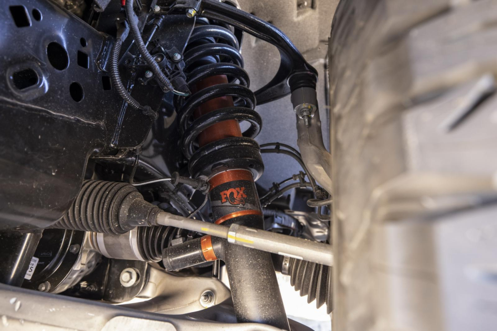 Ford F-150 Raptor 2021 được trang bị giảm xóc Fox Live Valve mới
