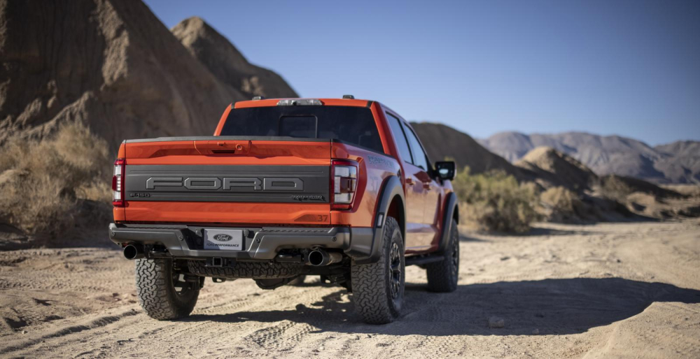 Ford F-150 Raptor 2021 còn có nắp thùng sau mới
