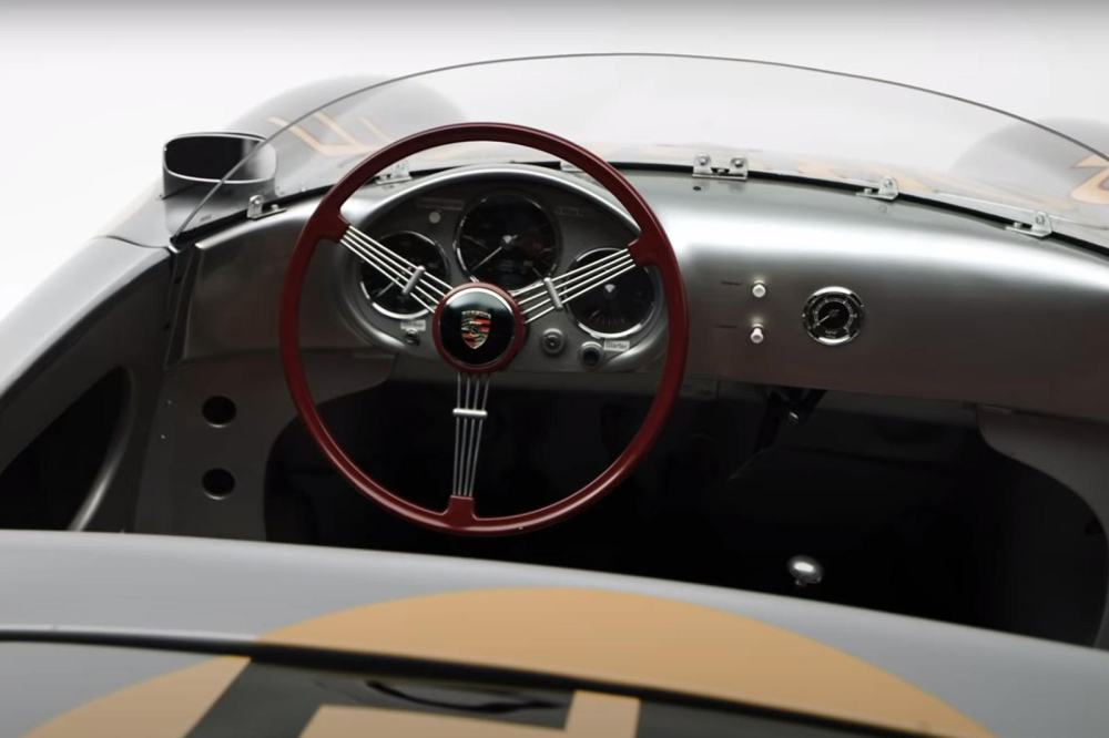 Ngày nay, những chiếc 550 Spyder còn tồn tại đều có giá hàng triệu USD trên sàn đấu giá Ngày nay, những chiếc 550 Spyder còn tồn tại đều có giá hàng triệu USD trên sàn đấu giá