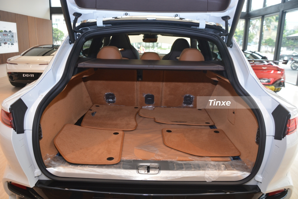  Khoang h&agrave;nh l&yacute; Aston Martin DBX c&oacute; thể t&iacute;ch 632 l&iacute;t