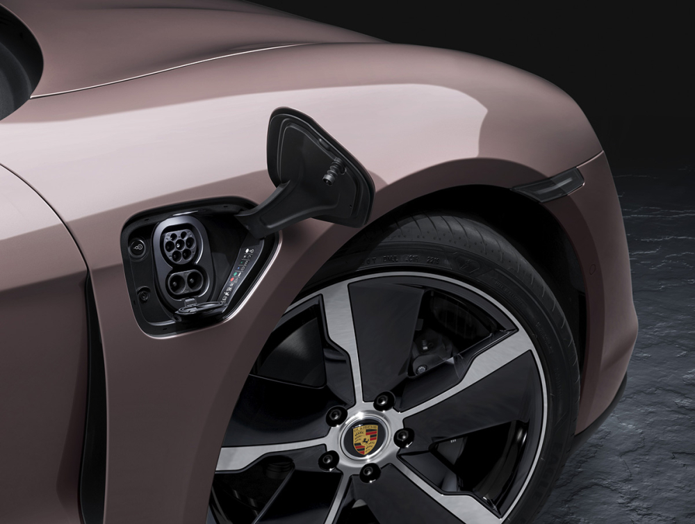 Bộ v&agrave;nh Taycan Aero k&iacute;ch thước 19 inch.