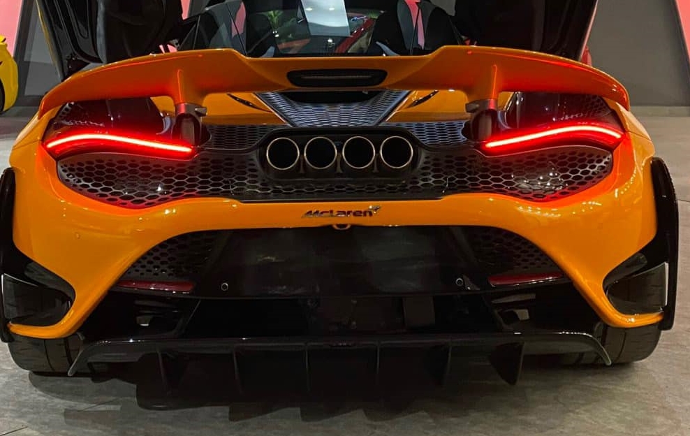 McLaren 765LT c&oacute; đến 4 ống xả nằm ngang rất ấn tượng