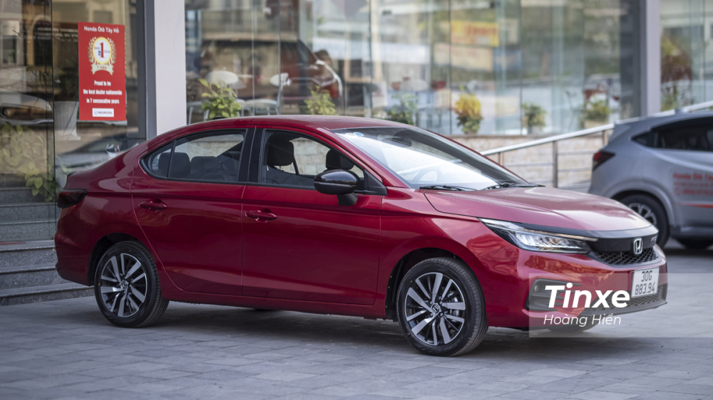 Dù có giá bán cao hơn nhiều đối thủ cùng phân khúc như Honda City 2021 vẫn rất hấp dẫn người dùng Việt Nam.