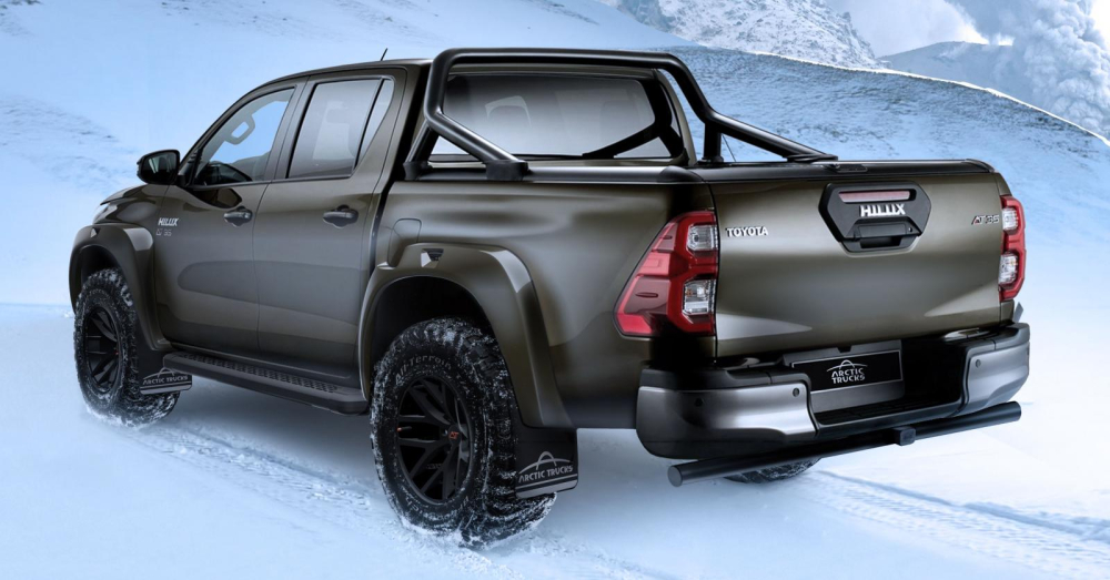 Toyota Hilux AT35 2021 là xe bán tải dành cho người mê off-road