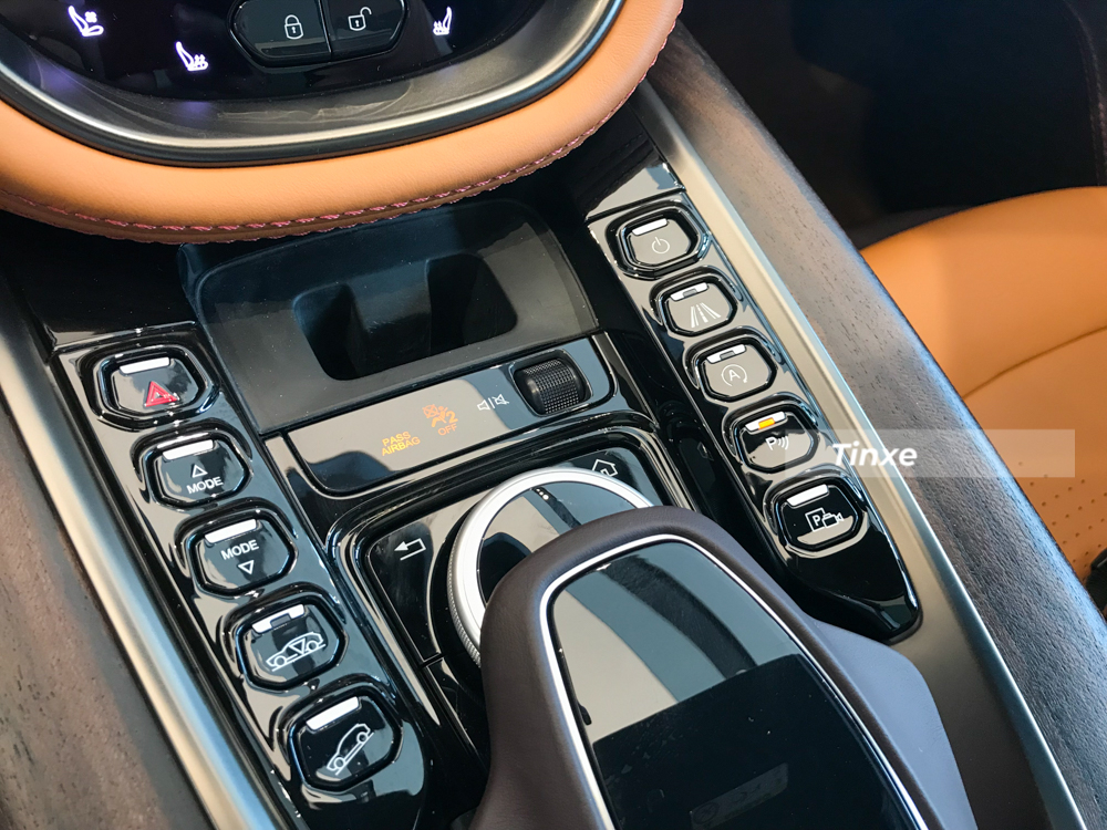 Aston Martin DBX có tốc độ tối đa 291 km/h