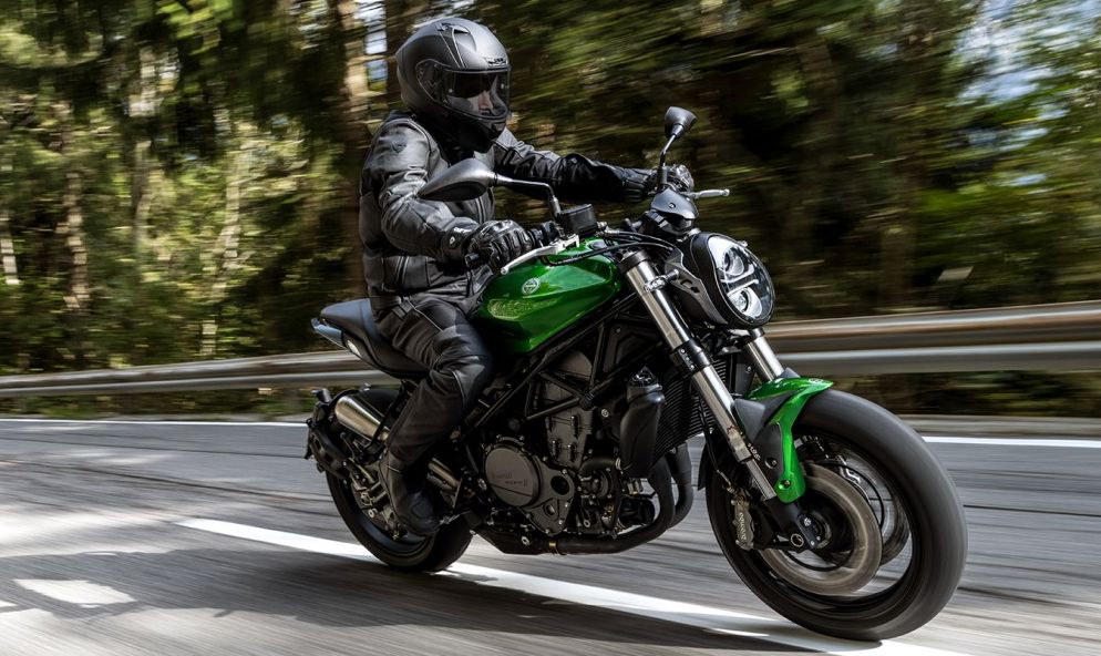 Benelli 752S trang bị động cơ xylanh đôi