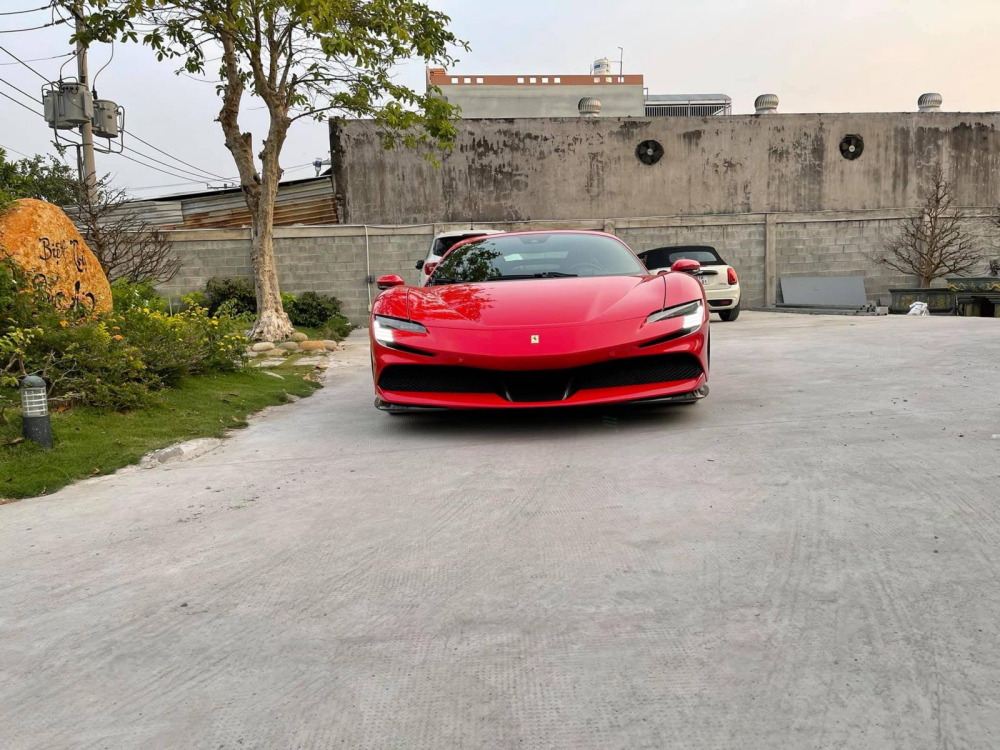 Ferrari SF90 Stradale đầu tiên về Việt Nam thuộc sở hữu của người chơi lan đột biến ở Củ Chi