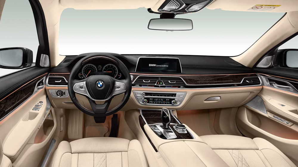 BMW 750Li l&agrave; một trong những mẫu xe c&oacute; chi ph&iacute; thay thế lốc điều h&ograve;a cao nhất tại Mỹ