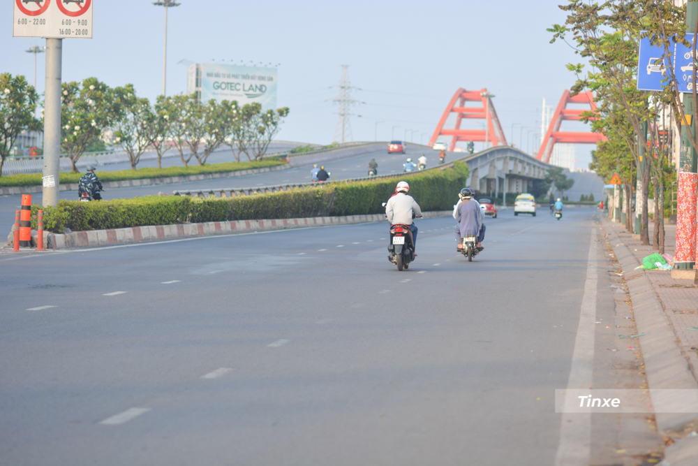 Được biết, do dịch Covid-19 b&ugrave;ng ph&aacute;t trước Tết n&ecirc;n nhiều c&ocirc;ng nh&acirc;n v&agrave; người lao động chủ động ở lại S&agrave;i th&agrave;nh đ&oacute;n Tết thay v&igrave; về qu&ecirc;. 