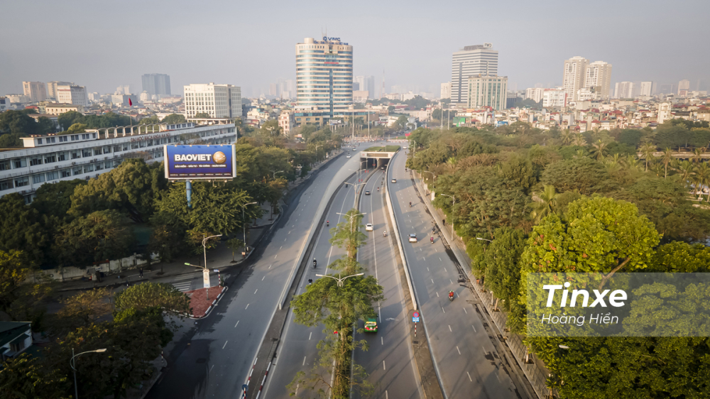 Có thể dễ dàng nhận ra ở các điểm nóng giao thông của Hà Nội là một sự thông thoáng đến bất ngờ.