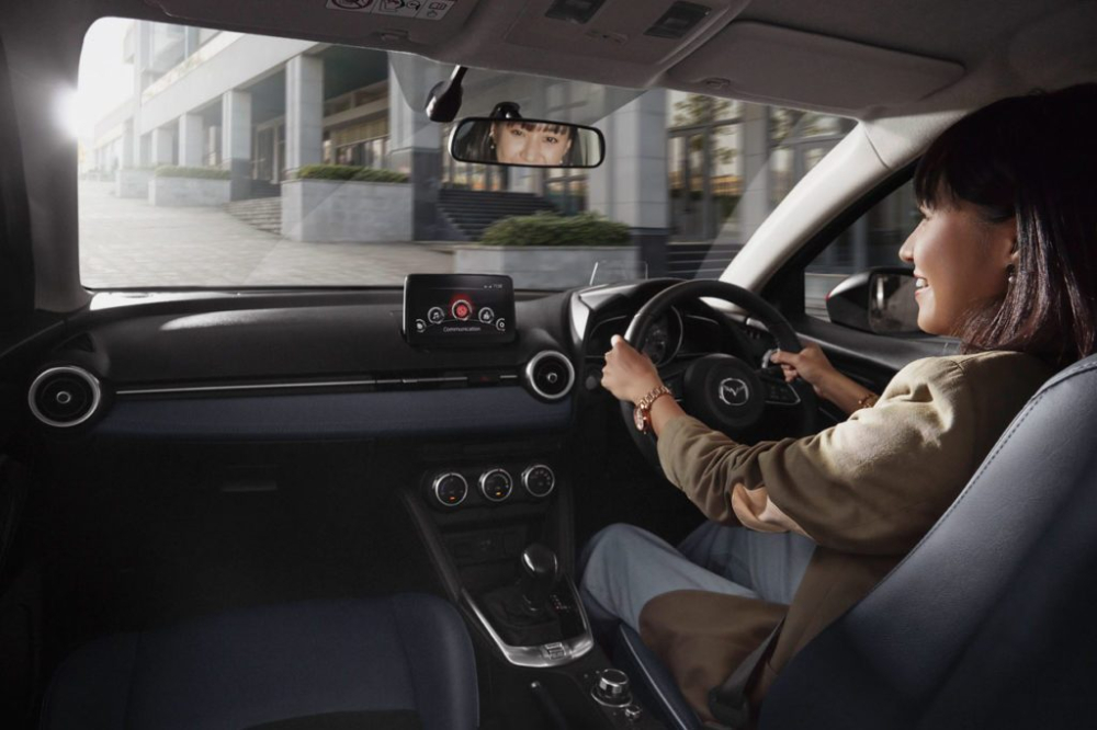 Nội thất b&ecirc;n trong Mazda2 2021 Collection
