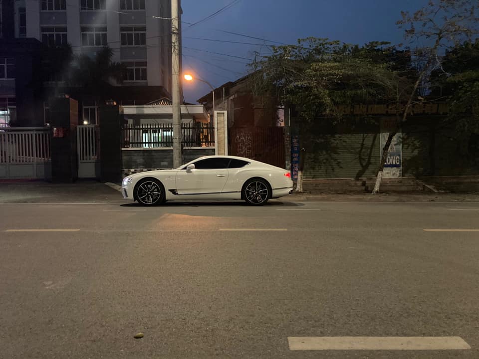 Bentley Continental GT V8 du Xu&acirc;n tận Th&aacute;i Nguy&ecirc;n g&acirc;y t&ograve; m&ograve; cho cộng đồng mạng