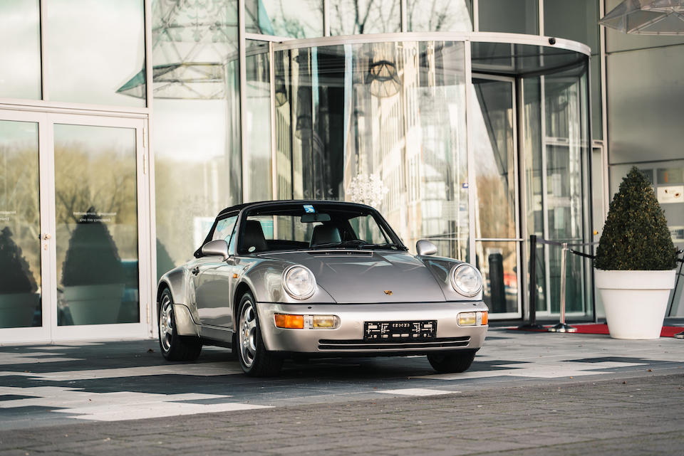 Ph&iacute;a trước của chiếc&nbsp;Porsche 911 Type 964 Carrera 2 Convertible Works Turbo Look 1992
