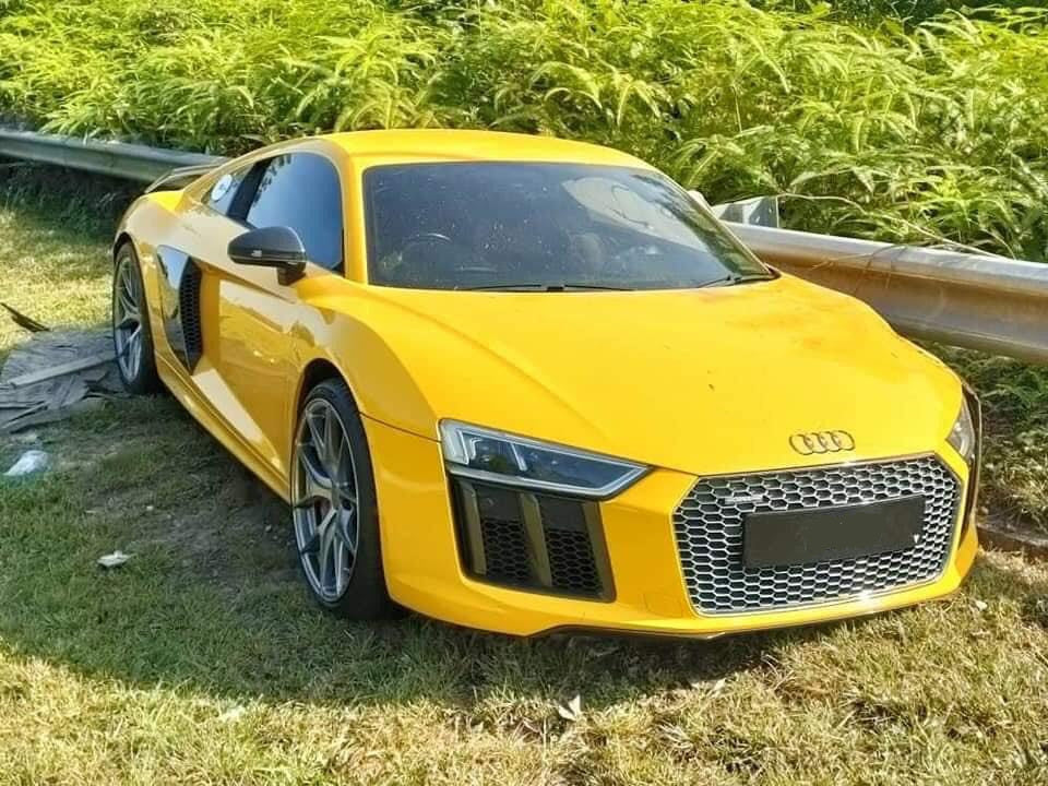 Si&ecirc;u xe Audi R8 V10 Plus gặp nạn trong những ng&agrave;y Tết ở Malaysia