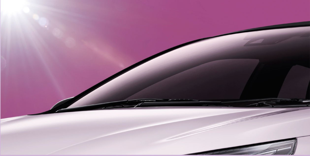 Toyota Vios PLAY và Yaris PLAY 2021 có kính lái cách âm, cách nhiệt