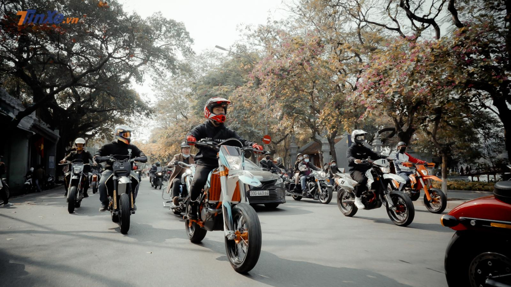 Dàn xe Supermoto đến từ nhóm chơi xe mới và mạnh Motard Zone