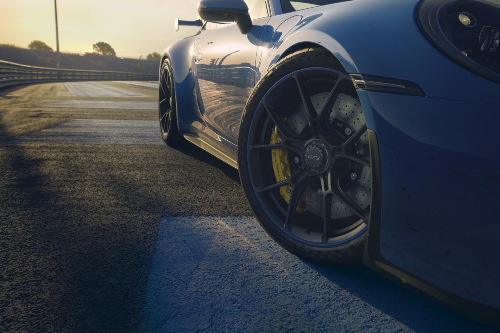 Porsche 911 GT3 2022 với đĩa phanh trước có đường kính lớn