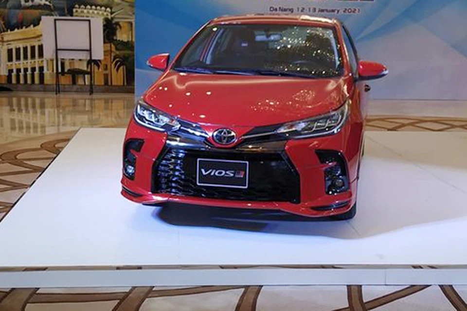 Toyota Vios 2021 xuất hiện trong một sự kiện nội bộ.