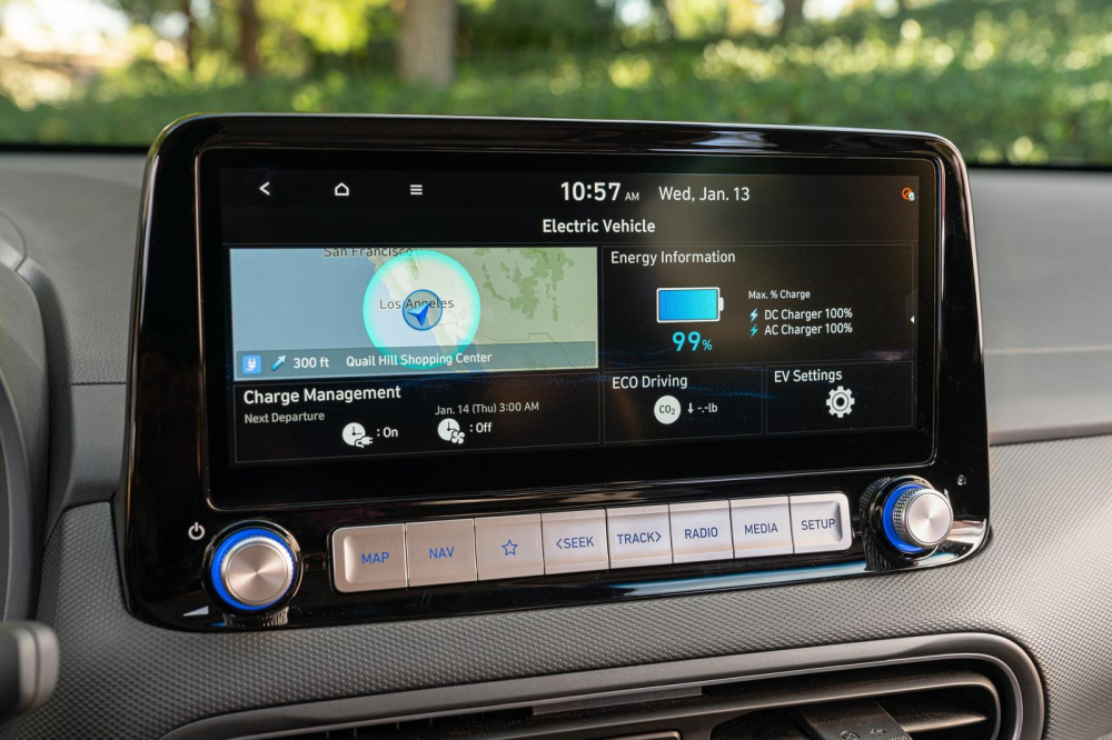 Hyundai Kona Electric 2022 có cả hệ thống sạc nhanh
