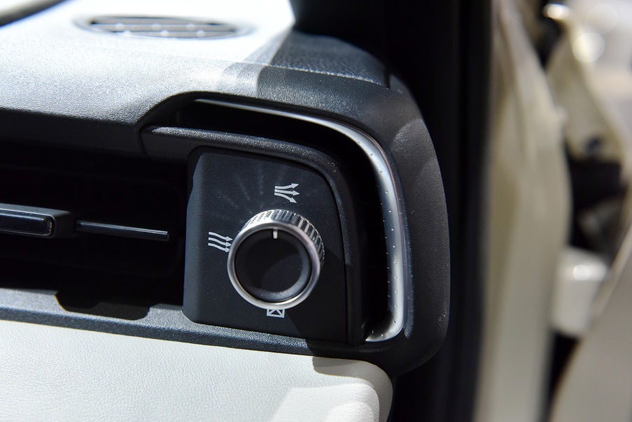 N&uacute;m chỉnh cửa gi&oacute; điều h&ograve;a của Honda HR-V 2021