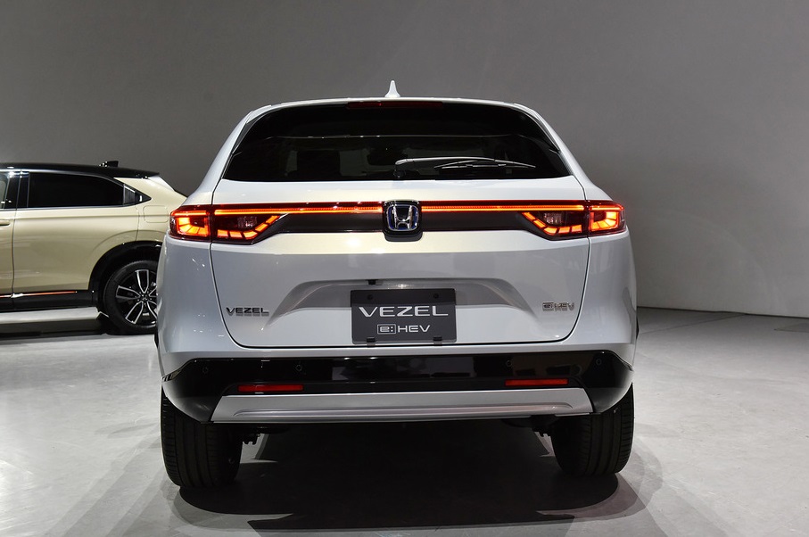 Honda HR-V 2021 nh&igrave;n từ ph&iacute;a sau