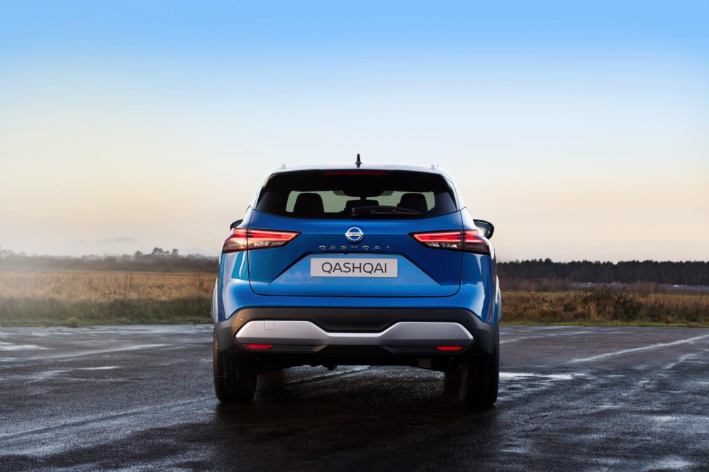 Nissan Qashqai 2021 nh&igrave;n từ đằng sau