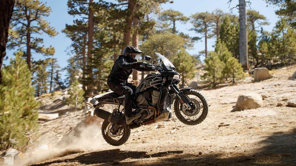 Pan America l&agrave; mẫu Adventure đầu ti&ecirc;n của h&atilde;ng xe Mỹ