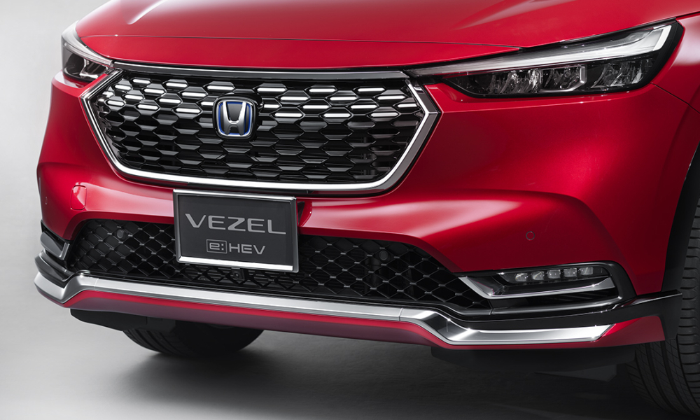 Lưới tản nhiệt của Honda HR-V 2021 khi lắp g&oacute;i Urban Style