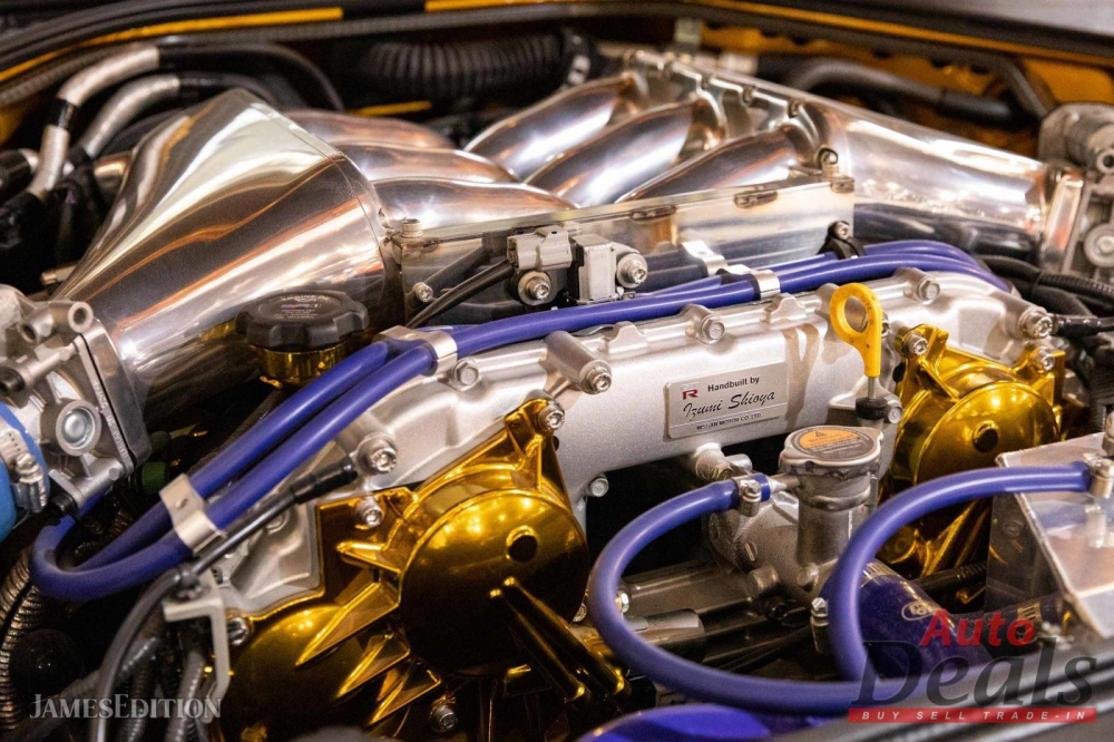 Khoang động cơ của chiếc Nissan GT-R R35 độ bởi Kuhl Racing Khoang động cơ của chiếc Nissan GT-R R35 độ bởi Kuhl Racing
