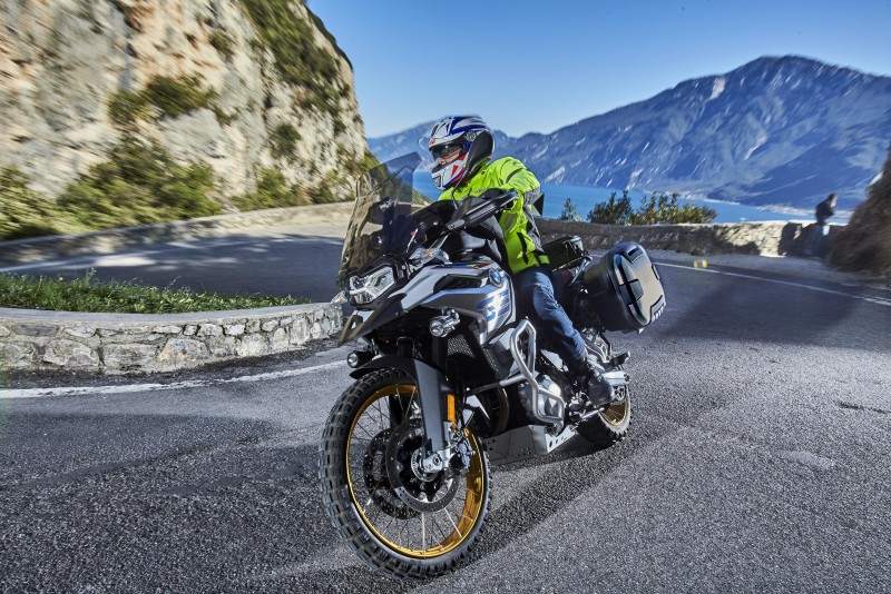 Givi ra mắt loạt trang bị bảo vệ mới dành cho xe mô tô