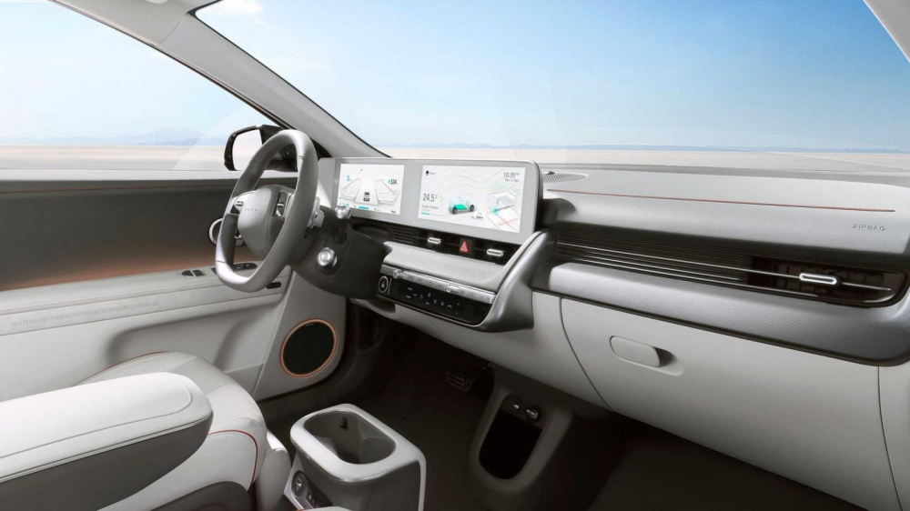 Hyundai Ioniq 5 có 2 màn hình cỡ lớn giống xe Mercedes-Benz Hyundai Ioniq 5 có 2 màn hình cỡ lớn giống xe Mercedes-Benz