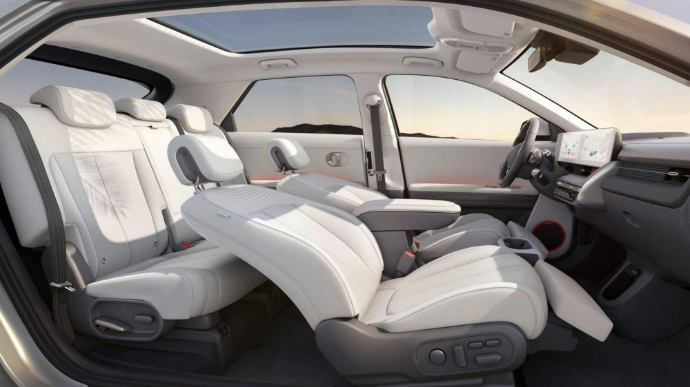 Hyundai Ioniq 5 có thể ngả tối đa, mang đến cảm giác thoải mái cho người ngồi Hyundai Ioniq 5 có thể ngả tối đa, mang đến cảm giác thoải mái cho người ngồi