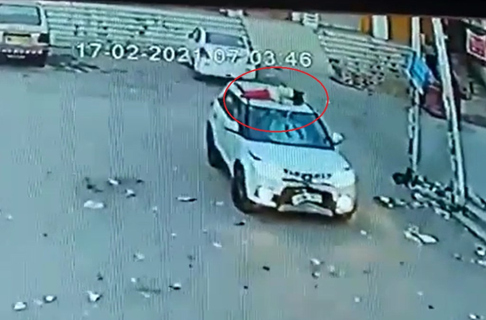 Người đi xe đạp đã tử vong sau cú tông mạnh của chiếc SUV Người đi xe đạp đã tử vong sau cú tông mạnh của chiếc SUV